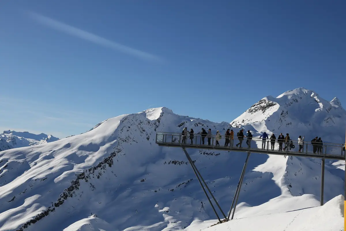 Visitors on the viewing platform of the First Cliff Walk in winter