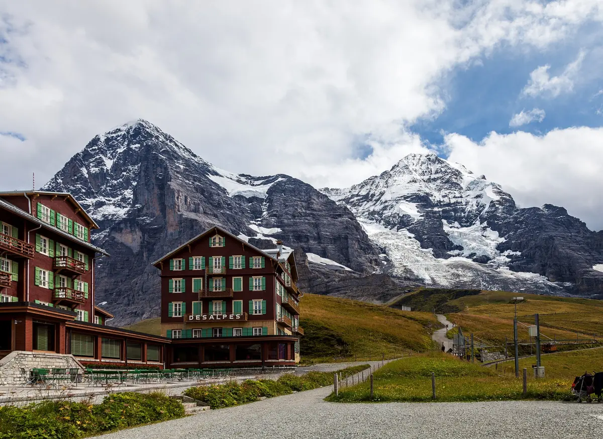 The hotels at Kleine Scheidegg below the Eiger and the Mönch